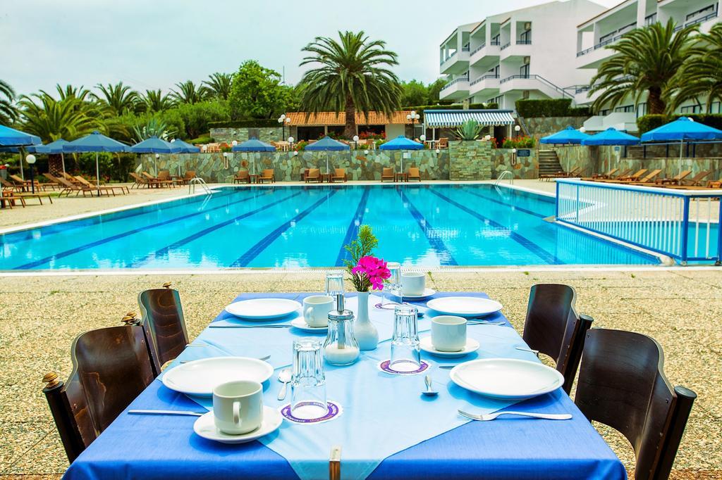 Xenios Port Marina Hotel Pefkochori Exterior photo