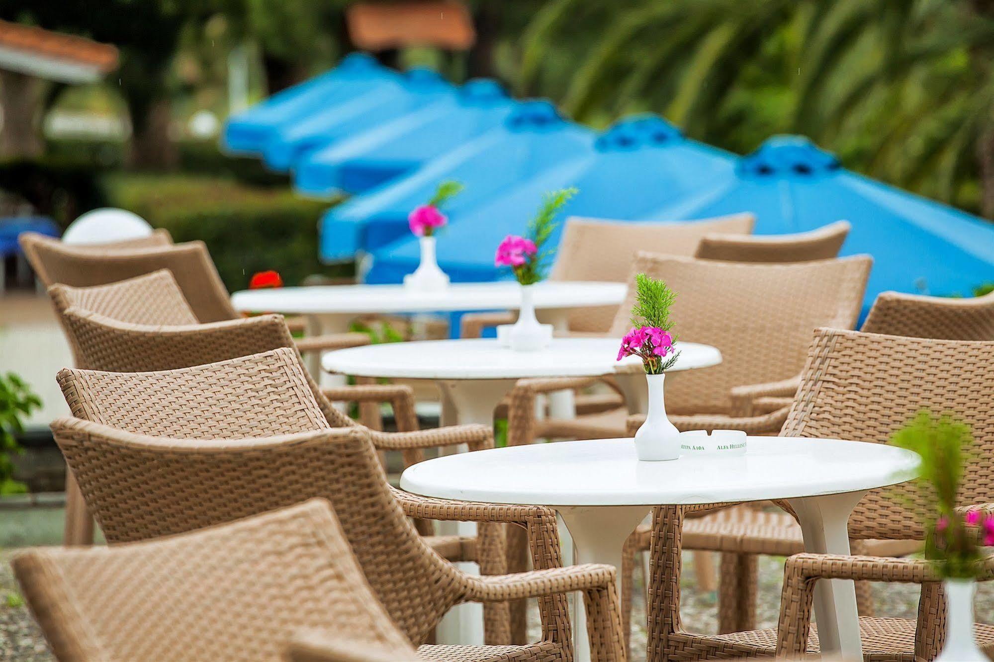 Xenios Port Marina Hotel Pefkochori Exterior photo